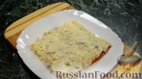 Фото приготовления рецепта: Закусочный торт-салат с крабовыми палочками - шаг №7