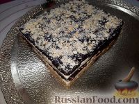 Фото приготовления рецепта: Песочные пирожные с шоколадно-ягодной начинкой - шаг №9