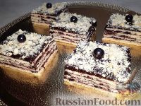 Фото приготовления рецепта: Песочные пирожные с шоколадно-ягодной начинкой - шаг №10