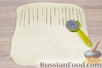Фото приготовления рецепта: Калач "Подкова" с капустой и грибами - шаг №10