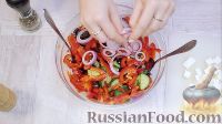 Фото приготовления рецепта: Греческий салат по классическому рецепту - шаг №8