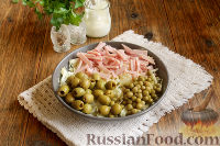 Фото приготовления рецепта: Салат из капусты с копченым мясом - шаг №5