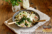 Фото приготовления рецепта: Салат из капусты с копченым мясом - шаг №6