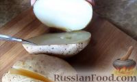 Фото приготовления рецепта: Крошка-картошка с колбасками и сыром - шаг №4