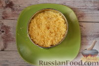 Фото приготовления рецепта: Салат "Мышки в сыре" с перепелиными яйцами - шаг №16