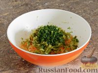 Фото приготовления рецепта: Хрустящая закуска из лаваша с овощной начинкой - шаг №5