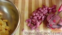 Фото приготовления рецепта: Заливной пирог с ветчиной, грибами и сыром - шаг №4