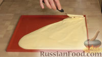 Фото приготовления рецепта: Лимонный торт с клубничным муссом - шаг №7