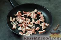 Фото приготовления рецепта: Салат с беконом и сыром - шаг №4