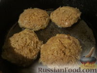 Фото приготовления рецепта: Ландорики (картофельные оладьи с мясом) - шаг №7