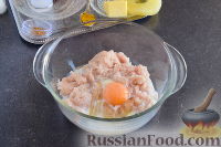 Фото приготовления рецепта: Куриные крокеты с сыром и ананасом, запеченные в духовке - шаг №5