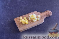 Фото приготовления рецепта: Куриные крокеты с сыром и ананасом, запеченные в духовке - шаг №9