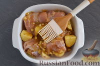 Фото приготовления рецепта: Курица с овощами, в медово-горчичном соусе - шаг №6