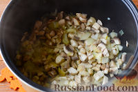 Фото приготовления рецепта: Жаркое из картофеля, с грибами и фаршем - шаг №3