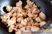 Фото приготовления рецепта: Паста фарфалле с курицей - шаг №4
