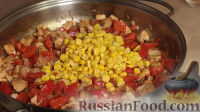 Фото приготовления рецепта: Ужин в мексиканском стиле (рис с мясом, перцем, фасолью и кукурузой) - шаг №10
