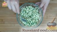Фото приготовления рецепта: Лепёшки с зелёным луком и яйцом (на сковороде) - шаг №7