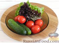 Фото приготовления рецепта: Салат с рыбой и овощами - шаг №5