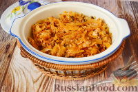 Фото приготовления рецепта: Капуста по-трансильвански, с рисом, фаршем и колбасками - шаг №13