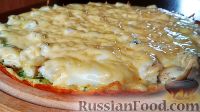 Фото приготовления рецепта: Пицца на сковороде (с курицей и ананасами) - шаг №13