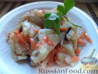 Фото к рецепту: Рыба, маринованная с морковью и репчатым луком