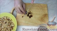 Фото приготовления рецепта: Домашние шоколадные конфеты с орехами и клюквой - шаг №3
