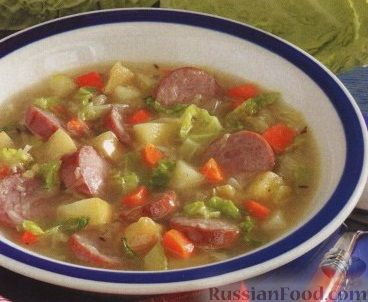 Рецепт Капустный суп с копчеными колбасками и яблоками
