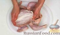 Фото приготовления рецепта: Курица, запеченная целиком - шаг №3