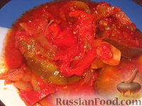 Фото к рецепту: Соте из баклажанов с томатами и сладким перцем