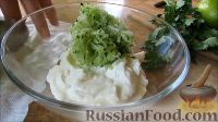 Фото приготовления рецепта: Закуска из кабачков в духовке, с греческим соусом - шаг №6