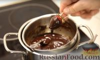 Фото приготовления рецепта: Клубника в шоколаде (четыре вкуса) - шаг №10