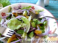 Фото приготовления рецепта: Кубинский салат с авокадо и ананасом - шаг №11