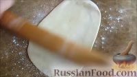 Фото приготовления рецепта: Творожный десерт с консервированными персиками и грецкими орехами - шаг №9