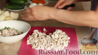 Фото приготовления рецепта: Русская окрошка с мясом, на хлебном квасе с хреном - шаг №3