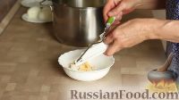 Фото приготовления рецепта: Русская окрошка с мясом, на хлебном квасе с хреном - шаг №12