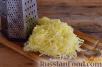Фото приготовления рецепта: Гигантский картофельный драник (в духовке) - шаг №2
