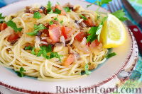 Фото приготовления рецепта: Спагетти с грибами и помидорами - шаг №11