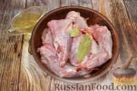 Фото приготовления рецепта: Кролик, тушенный в вине - шаг №3
