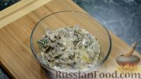 Фото приготовления рецепта: Запеченный молодой картофель со сливочно-грибным соусом - шаг №11