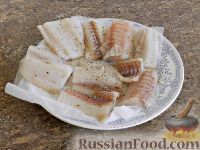Фото приготовления рецепта: Жареная рыба со щавелевым соусом - шаг №10