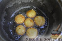 Фото приготовления рецепта: Папанаши (румынские творожные пончики) - шаг №8