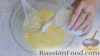 Фото приготовления рецепта: Омлет в духовке, с овощами, сыром и ветчиной - шаг №7