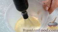 Фото приготовления рецепта: Творожный торт с вишней, из песочного теста - шаг №8