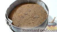 Фото приготовления рецепта: Творожный торт с вишней, из песочного теста - шаг №7