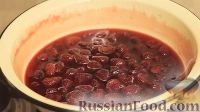Фото приготовления рецепта: Густое клубничное варенье с целыми ягодами - шаг №6
