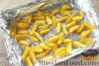 Фото приготовления рецепта: Салат из печеного картофеля с копченой грудинкой - шаг №4