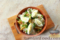 Фото приготовления рецепта: Салат из печеного картофеля с копченой грудинкой - шаг №13