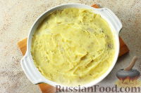 Фото приготовления рецепта: Салат из айвы с сыром и грецкими орехами - шаг №10