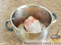 Фото приготовления рецепта: Суп из индейки с блинами и яйцом - шаг №2