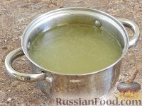 Фото приготовления рецепта: Суп из индейки с блинами и яйцом - шаг №4